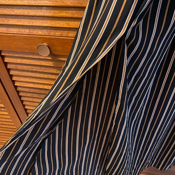 LINE & DOT Abby Midi Dress - Picture 5 of 7